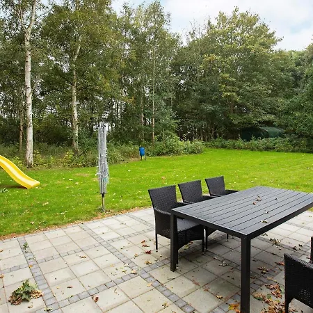 14 Person Holiday In Str By