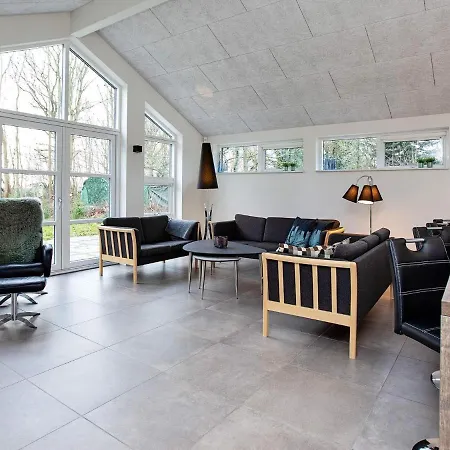 14 Person Holiday In Str By Strøby Ladeplads